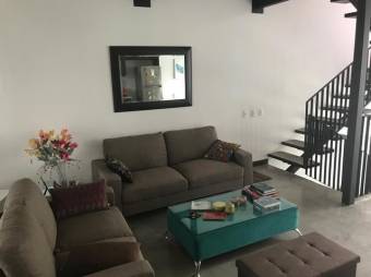 Venta de Casa en Rio Oro, Santa Ana. 21-1207a 