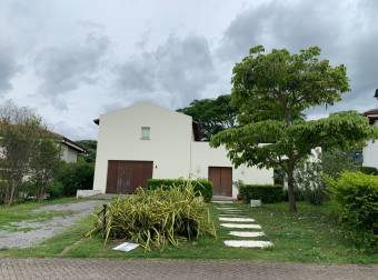 Venta de casa ubicada en  San José, Santa Ana, Piedades