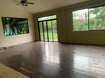 Venta de casa ubicada en  San José, Santa Ana, Piedades