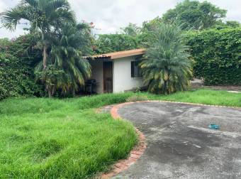 Venta de casa ubicada en  San José, Santa Ana, Piedades