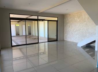 Venta de casa ubicada en  San José, Ciudad Colón, Mora