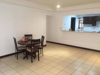 Venta de Apartamento en Trejos Monte Alegre, Escazú. 21-1689a