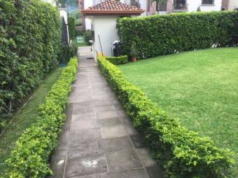 Venta de Apartamento en Trejos Monte Alegre, Escazú. 21-1689a