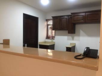 Venta de Apartamento en Trejos Monte Alegre, Escazú. 21-1689a