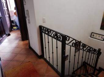 Venta de Casa en San Rafael de Escazú. 20-247a 