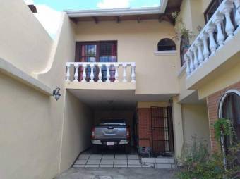 Venta de Casa en Escazú. 21-1700a