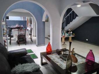 Venta de Casa en Escazú. 21-1700a