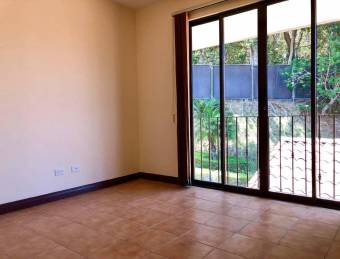 Venta de Casa en Guachipelín, Escazú. 21-725a