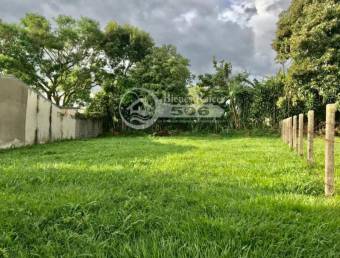 Lote para construcción de 4 apartamentos Santa Bárbara de Heredia #1057