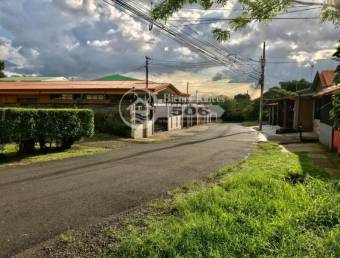 Lote para construcción de 4 apartamentos Santa Bárbara de Heredia #1057