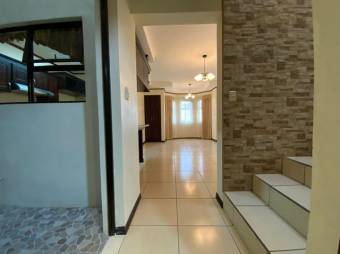 M LS-21-2203 ALQUILER CASA CUIDAD CARIARI BELEN HEREDIA 