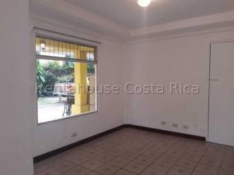 Se alquila espacioso apartamento rodeado de jardinez en guachipelin Escazu 22-2266