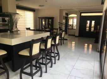 HEREDIA ULLOA CONDOMINIO FRANCOSTA VENDO CASA $400.000