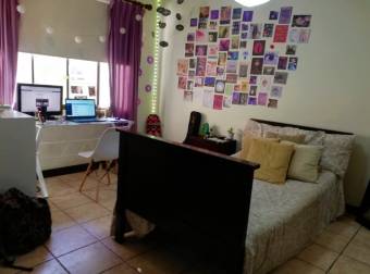 Se vende espaciosa casa colonia con bonita terraza en condominio San Antonio de Belen 22-1663