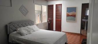 Casa Amplia y bonita en Venta, Garabito de Guapiles         CG-22-2366