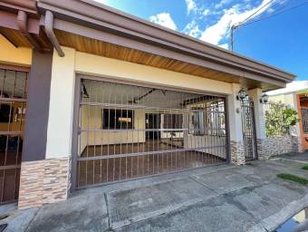 Casa en venta en Heredia, Heredia. RAH 22-1743