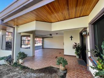 Casa en venta en Heredia, Heredia. RAH 22-1743