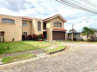 Casa en venta en Santo Domingo, Heredia. RAH 22-1229