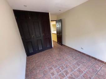 SE VENDE Amplia Casa en Condominio RESIDENCIAL CARIARI  Alajuela
