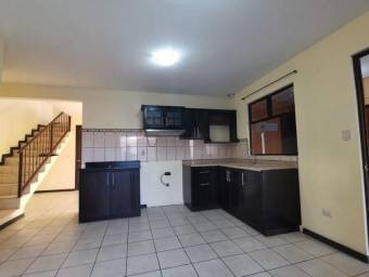 Se vende casa con espaciosa patio en Mercedes Sur Heredua 22-1253