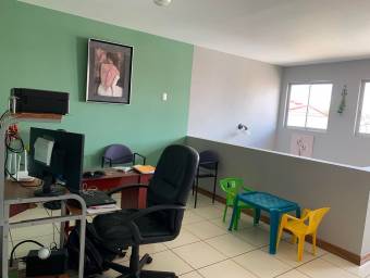 Se vende espaciosa casa con espaciosa Terraza en Alajuela Centro 22-68