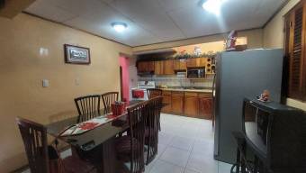 se vende  Espaciosa casa con jacuzzi en San Sebastian 22-1316