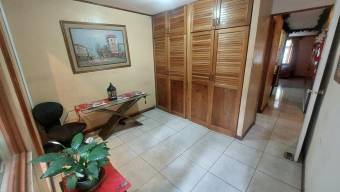 se vende  Espaciosa casa con jacuzzi en San Sebastian 22-1316