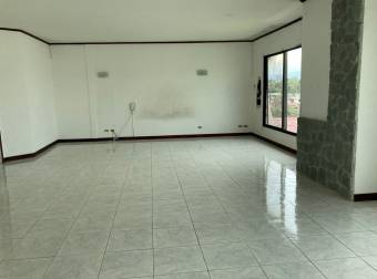 CityMax Costa Rica vende amplia casa en urbanización en San Vicente de Moravia