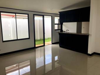 Se vende casa a 10 minutos de zona franca coyol free zone 22-1446