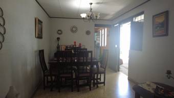 se vende casa de una planta con patio en San Juan de Tibas  22-1836