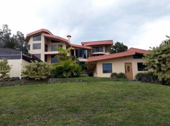 Rebajada!!! Extraordinaria casa en venta en Ángeles de Heredia. Listing 22-2287