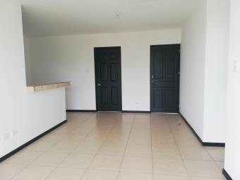 Se vende casa con espacioso patio en San Antonio de Alajuela 22-789