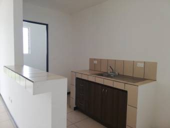 Se vende casa con espacioso patio en San Antonio de Alajuela 22-789