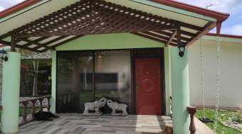 Espectacular casa en Venta, Calle los Almendros Guapiles     CG-20-2163