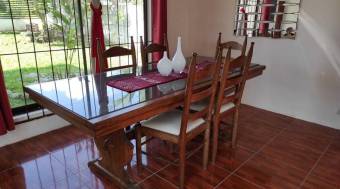 Espectacular casa en Venta, Calle los Almendros Guapiles     CG-20-2163