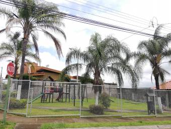 Casa en venta en Desamparados, Alajuela. RAH 22-1491