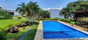 Casa en Venta en Turrúcares, Alajuela. RAH 23-2711