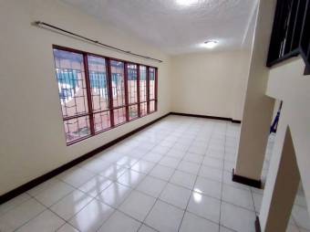 Se vende casa esquinera en Heredia Centro 23-387