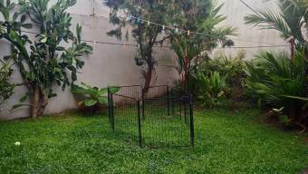 Se vende espaciosa en Heredia 23-1287