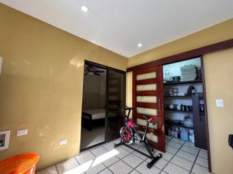 Se vende bella casa en Heredia 23-1923