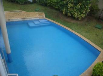 Bonito Apartamento con Piscina en Alquiler en Santa Ana. CG-23-2600