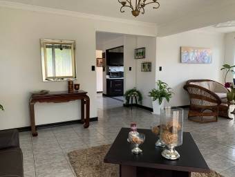 Casa en Venta en La Guácima, Alajuela. RAH 23-658