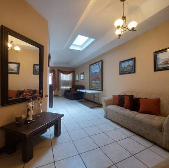 Cómoda y Bonita casa en Santa Lucia de BarvadeHeredia en Venta. CG-23-774