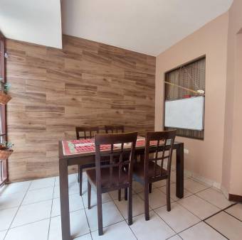 Cómoda y Bonita casa en Santa Lucia de BarvadeHeredia en Venta. CG-23-774