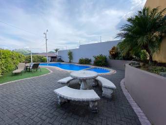 Casa en Venta en Desamparados, Alajuela. RAH 23-1274