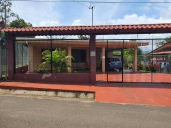 Bonita casa con amplio terreno en EsparzaEspirituSanto en Venta. CG-23-327