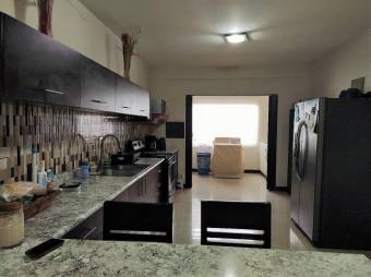 MLS-23-2077 VENTA CASA CURRIDABAT SAN JOSE 