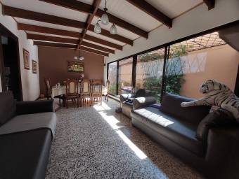 Hermosa y Moderna casa con Grandes Espacios en Rohrmoser en Venta. CG-23-2757