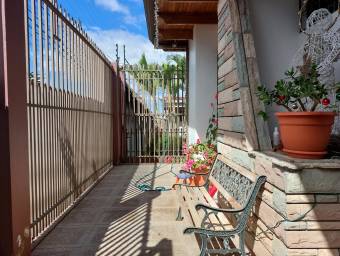 Hermosa y Moderna casa con Grandes Espacios en Rohrmoser en Venta. CG-23-2757