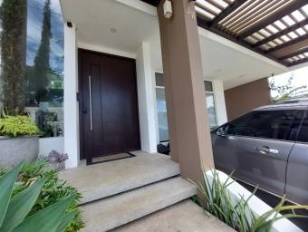 Espectacular casa en Condominio privado en AlajAlajuela en Venta. CG-23-252